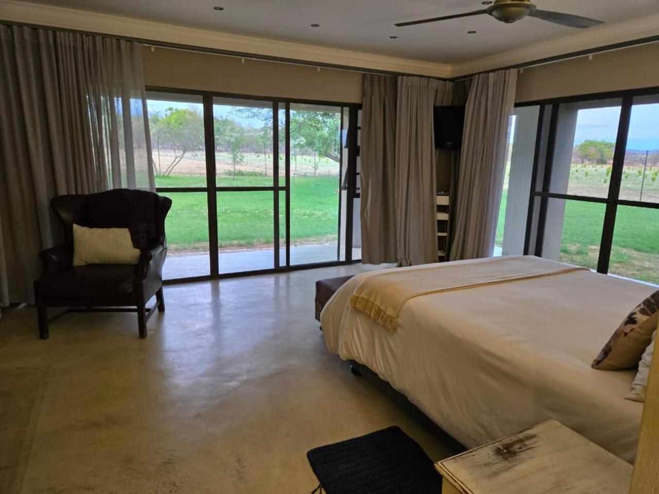 Kigeni Safari Lodge & Spa ฟาลวอเทอร์ ห้อง รูปภาพ